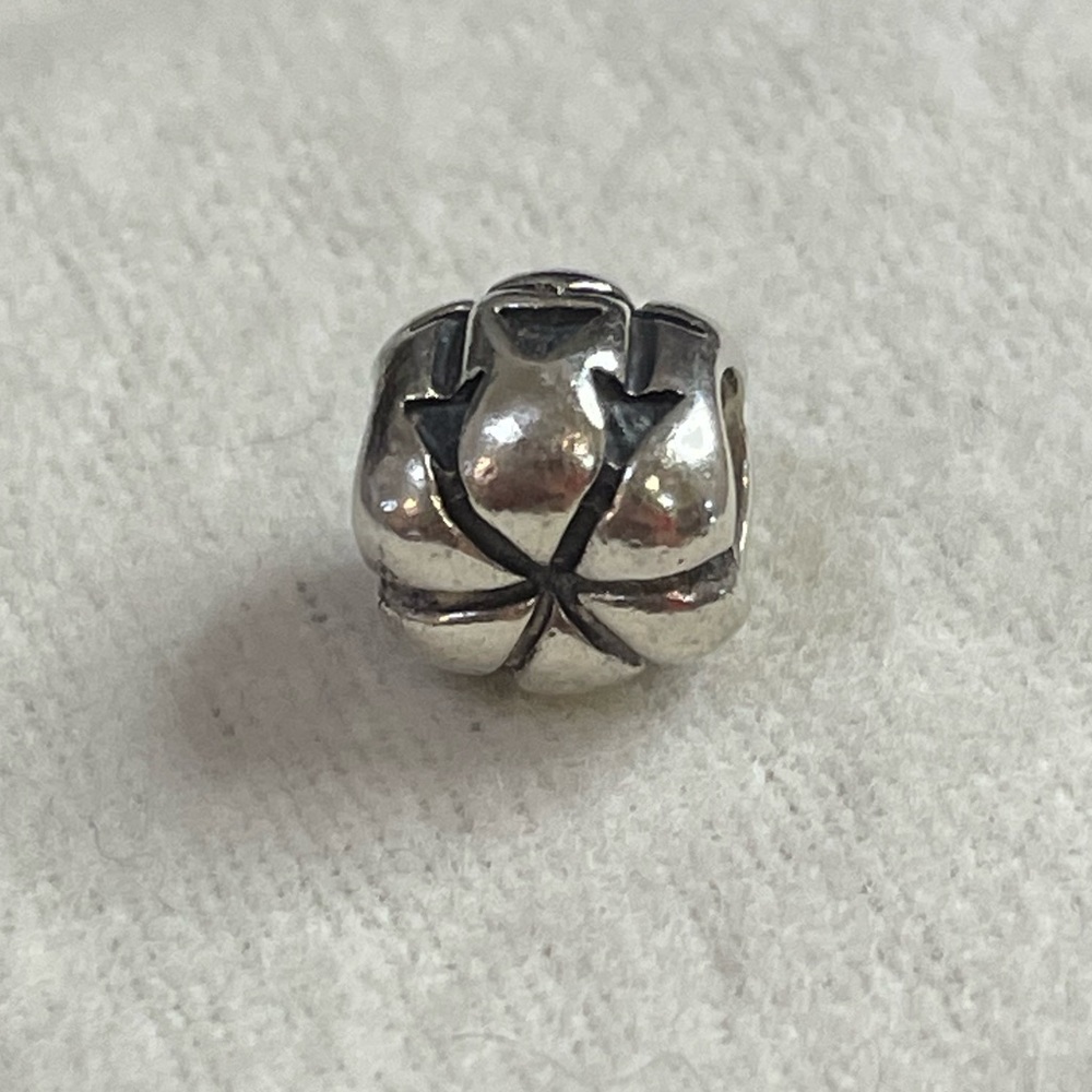 Pandora Jack-O-Lantern Pumpkin Charm - Picture 10 of 12